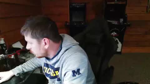 Snapshot of yobenko chatting on December 18, 2025, 8:31 am yobenko online show from December 18, 2025, 8:31 am