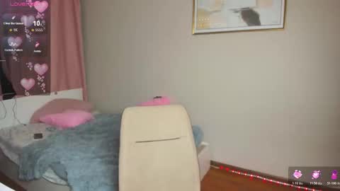 Mikaella - Mika online show from November 18, 2025, 1:11 am