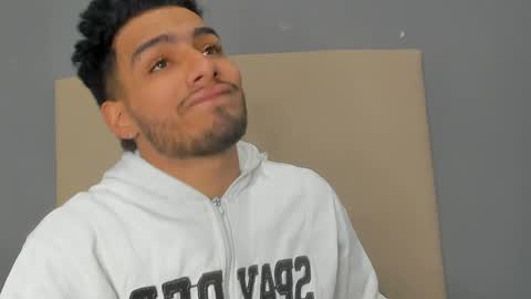 Snapshot of yoi_olimpo chatting on January 29, 2025, 12:02 pm Yoi Olimpo online show from January 29, 2025, 12:02 pm