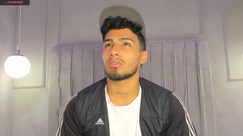 Snapshot of yoi_olimpo chatting on February 28, 2025, 12:09 pm Yoi Olimpo online show from February 28, 2025, 12:09 pm