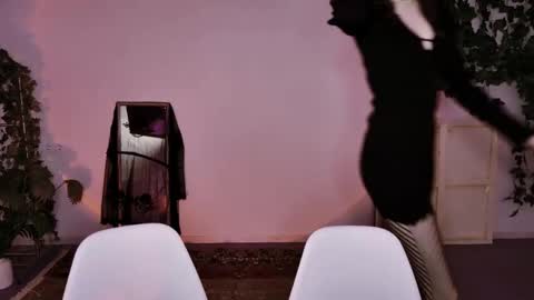 Snapshot of yoka_paradoxxx chatting on October 31, 2025, 5:30 am yoka_paradoxxx online show from October 31, 2025, 5:30 am