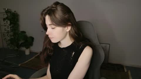 Snapshot of yoka_paradoxxx chatting on November 19, 2025, 5:18 am yoka_paradoxxx online show from November 19, 2025, 5:18 am