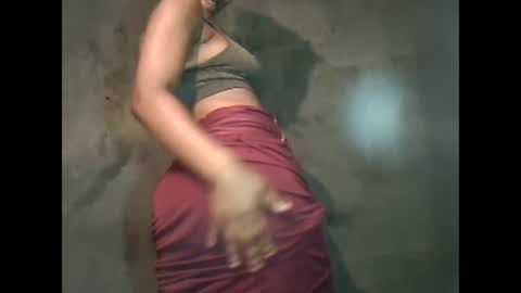 Snapshot of yoncexx25 chatting on December 28, 2024, 11:05 pm amazingkellyxx online show from December 28, 2024, 11:05 pm