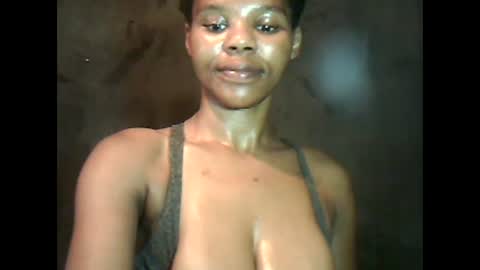 Snapshot of yoncexx25 chatting on January 3, 2025, 10:52 am amazingkellyxx online show from January 3, 2025, 10:52 am