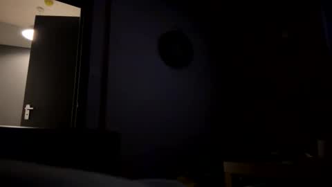 yonise909383 online show from December 17, 2025, 5:02 am