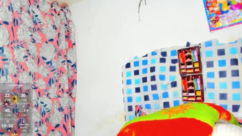 yonnsol_avril online show from November 29, 2025, 6:44 pm