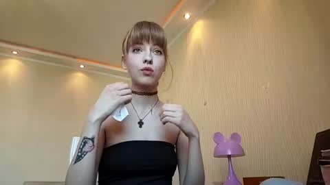 yoshiezerbel online show from June 10, 2026, 3:33 pm