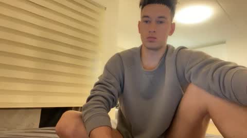 Snapshot of youcan__ chatting on October 20, 2025, 11:32 am youcan__ online show from October 20, 2025, 11:32 am