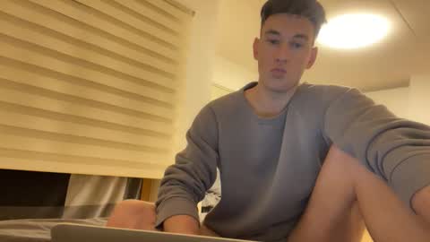 Snapshot of youcan__ chatting on November 21, 2025, 3:33 pm youcan__ online show from November 21, 2025, 3:33 pm