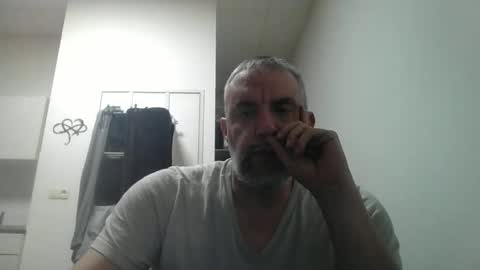 Snapshot of youdeservit chatting on February 5, 2026, 4:55 pm CrayZio online show from February 5, 2026, 4:55 pm