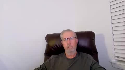 Snapshot of yougogirl_3 chatting on November 24, 2025, 12:38 pm Colorado Guy Straight online show from November 24, 2025, 12:38 pm