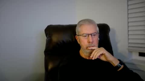 Snapshot of yougogirl_3 chatting on December 15, 2025, 4:28 am Colorado Guy Straight online show from December 15, 2025, 4:28 am