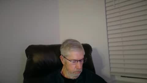 Snapshot of yougogirl_3 chatting on December 18, 2025, 12:11 pm Colorado Guy Straight online show from December 18, 2025, 12:11 pm