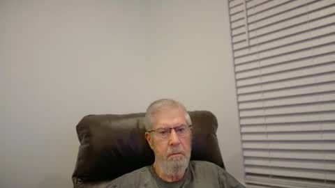 Snapshot of yougogirl_3 chatting on December 21, 2025, 12:01 pm Colorado Guy Straight online show from December 21, 2025, 12:01 pm