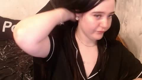 Snapshot of your_8a8y chatting on October 15, 2025, 6:02 am your_8a8y online show from October 15, 2025, 6:02 am