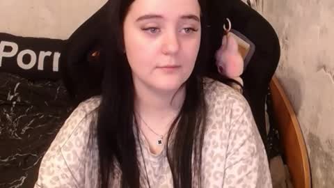 Snapshot of your_8a8y chatting on October 16, 2025, 10:49 am your_8a8y online show from October 16, 2025, 10:49 am