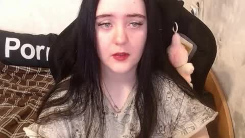 Snapshot of your_8a8y chatting on October 22, 2025, 10:59 am your_8a8y online show from October 22, 2025, 10:59 am