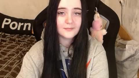 Snapshot of your_8a8y chatting on November 12, 2025, 12:16 pm your_8a8y online show from November 12, 2025, 12:16 pm