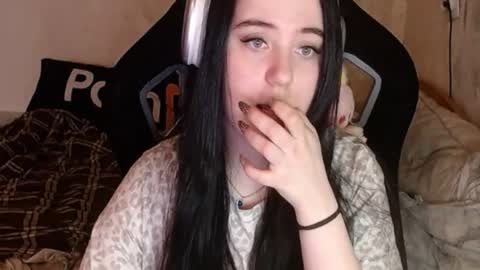 Snapshot of your_8a8y chatting on November 20, 2025, 11:32 am your_8a8y online show from November 20, 2025, 11:32 am