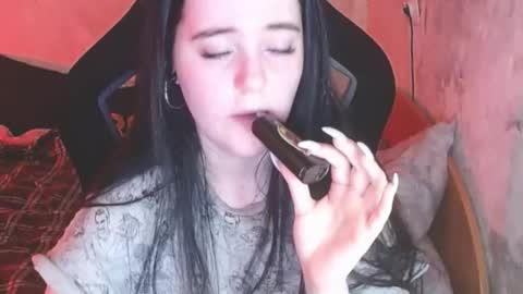 Snapshot of your_8a8y chatting on November 27, 2025, 11:45 am your_8a8y online show from November 27, 2025, 11:45 am