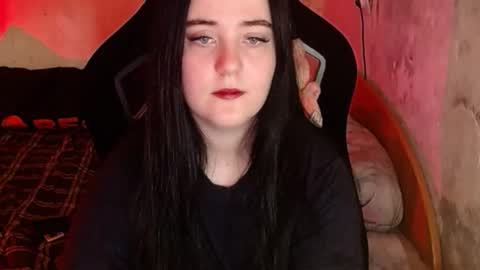 Snapshot of your_8a8y chatting on December 3, 2025, 3:32 pm your_8a8y online show from December 3, 2025, 3:32 pm