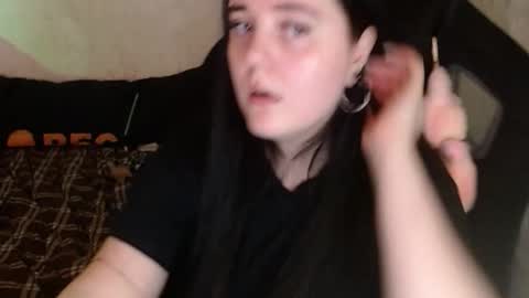 Snapshot of your_8a8y chatting on December 5, 2025, 8:34 am your_8a8y online show from December 5, 2025, 8:34 am