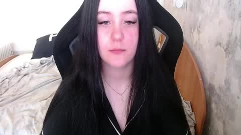 your_8a8y online show from April 16, 2026, 5:19 am