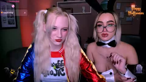 Snapshot of your_bunny12 chatting on October 31, 2025, 10:05 am your bunny12 online show from October 31, 2025, 10:05 am