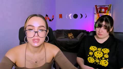 Snapshot of your_bunny12 chatting on November 3, 2025, 9:43 am your bunny12 online show from November 3, 2025, 9:43 am