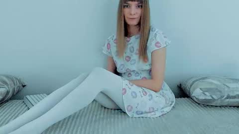 Lily online show from December 14, 2025, 3:34 am