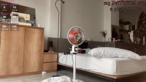 Snapshot of your_coraline_ chatting on December 22, 2024, 9:55 am your_coraline_ online show from December 22, 2024, 9:55 am