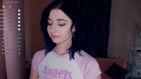 Snapshot of your_desssert chatting on January 22, 2025, 6:10 am Lina online show from January 22, 2025, 6:10 am