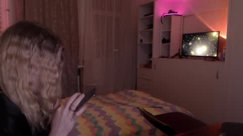 Your Horny Friends online show from January 28, 2025, 2:42 pm