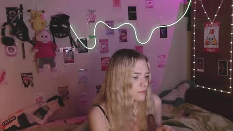 Your Horny Friends online show from November 3, 2025, 2:29 pm