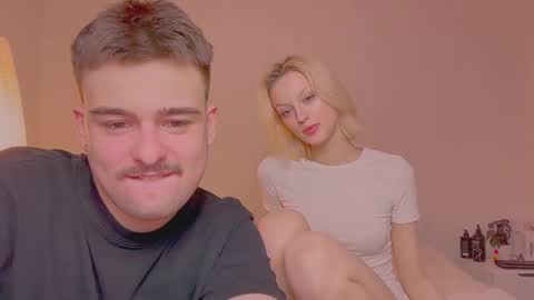 your_molly_mark online show from November 5, 2025, 6:41 pm