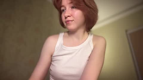 Snapshot of your_moonlight_ chatting on May 16, 2026, 8:11 am Mia online show from May 16, 2026, 8:11 am