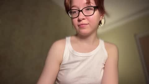 Snapshot of your_moonlight_ chatting on May 17, 2026, 10:33 am Mia online show from May 17, 2026, 10:33 am