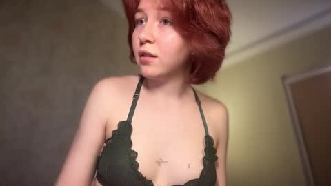Snapshot of your_moonlight_ chatting on May 19, 2026, 1:50 pm Mia online show from May 19, 2026, 1:50 pm