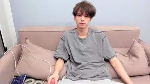 your_shy_guy online show from February 18, 2026, 8:27 pm