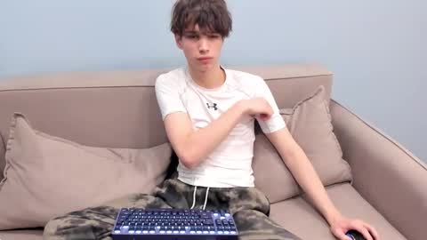 your_shy_guy online show from February 26, 2026, 5:17 am