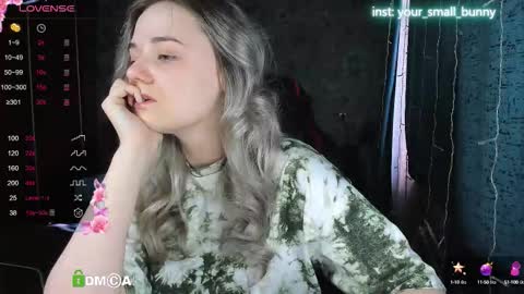 Snapshot of your_small_bunny chatting on October 13, 2025, 2:44 am Molly online show from October 13, 2025, 2:44 am