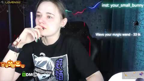 Snapshot of your_small_bunny chatting on November 2, 2025, 2:03 am Molly online show from November 2, 2025, 2:03 am