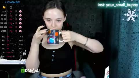 Snapshot of your_small_bunny chatting on December 16, 2025, 2:16 am Molly online show from December 16, 2025, 2:16 am