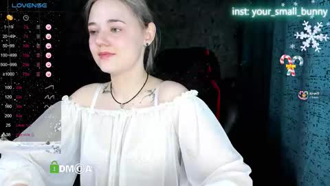 Snapshot of your_small_bunny chatting on December 20, 2025, 2:07 am Molly online show from December 20, 2025, 2:07 am