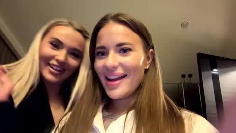 Snapshot of your_wild_lexi chatting on December 15, 2025, 4:55 pm Alexis online show from December 15, 2025, 4:55 pm