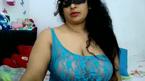 Snapshot of yourashawari chatting on April 21, 2026, 3:35 am yourashawari online show from April 21, 2026, 3:35 am