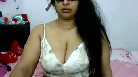 Snapshot of yourashawari chatting on April 28, 2026, 3:00 am yourashawari online show from April 28, 2026, 3:00 am