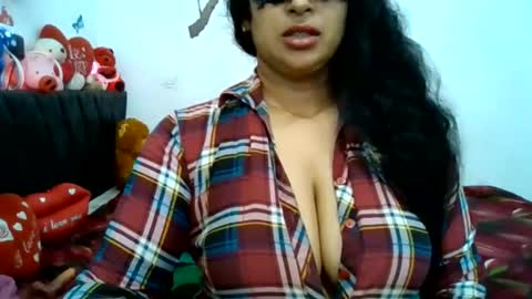 Snapshot of yourashawari chatting on May 15, 2026, 11:34 pm yourashawari online show from May 15, 2026, 11:34 pm