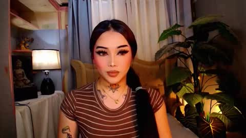 kim online show from November 21, 2025, 12:04 pm