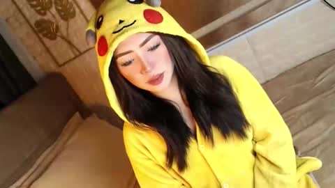 Snapshot of yourdevilsweettsx chatting on October 28, 2025, 11:58 am JEN online show from October 28, 2025, 11:58 am